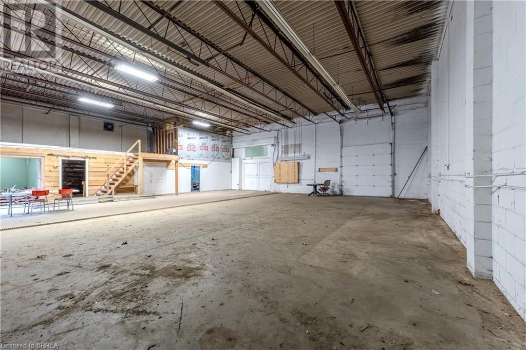 663 COLBORNE STREET WEST Image 12