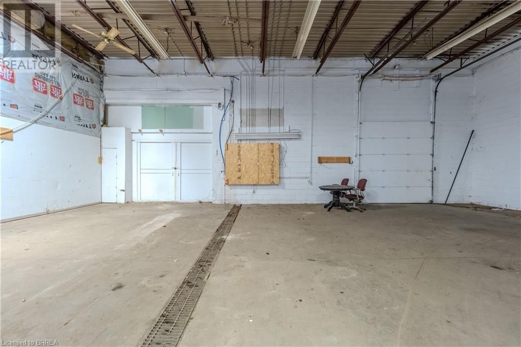 663 COLBORNE STREET WEST Image 13