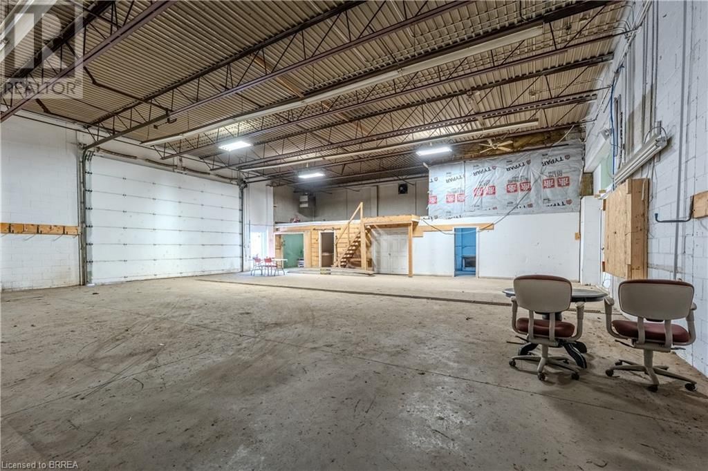 663 COLBORNE STREET WEST Image 14