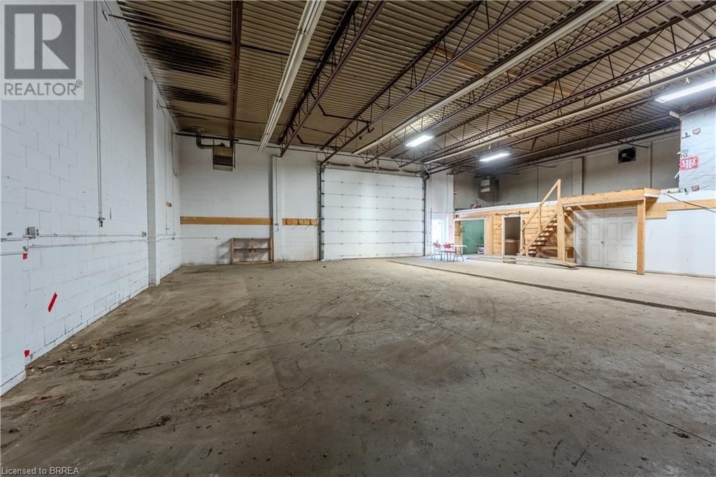 663 COLBORNE STREET WEST Image 15