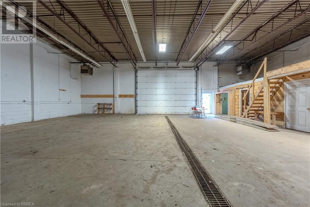 663 COLBORNE STREET WEST Image 16