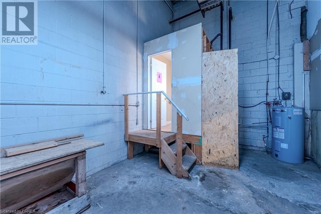 663 COLBORNE STREET WEST Image 17