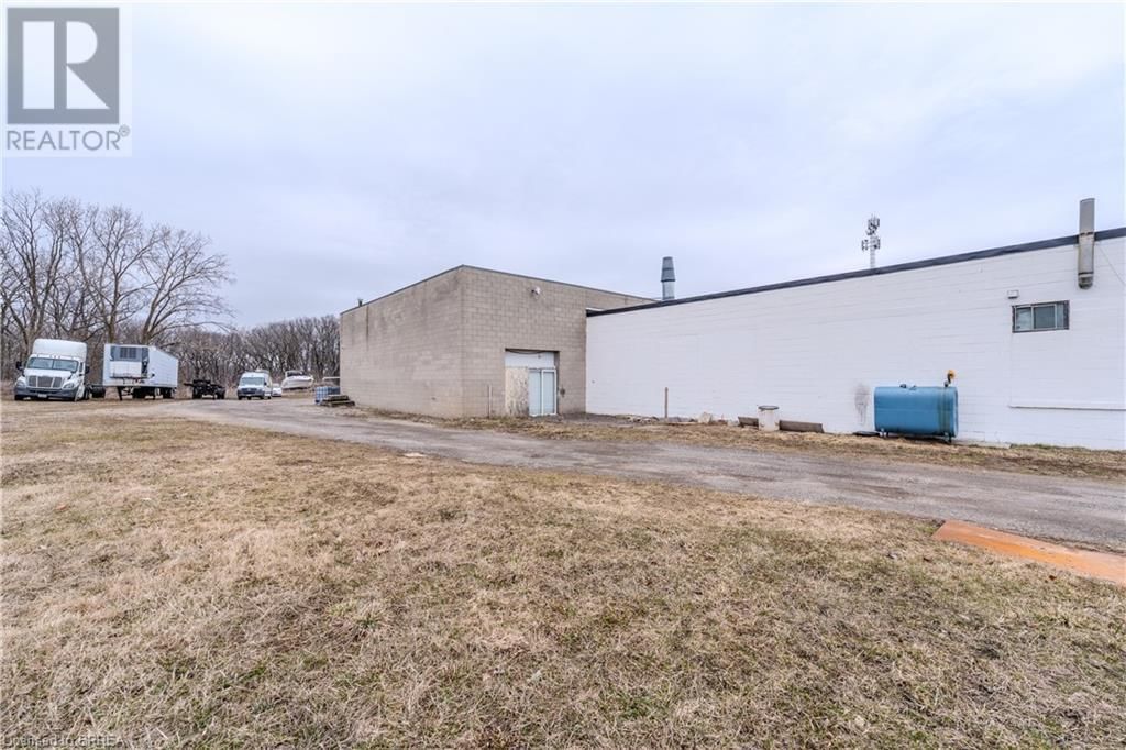 663 COLBORNE STREET WEST Image 23
