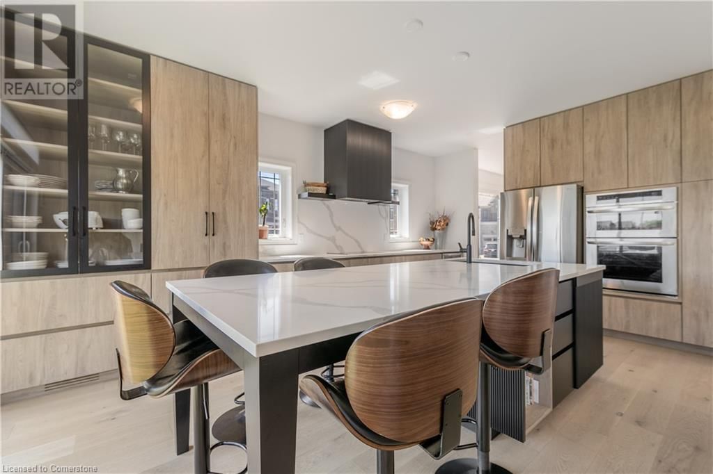 48 MACALISTER BOULEVARD Image 12