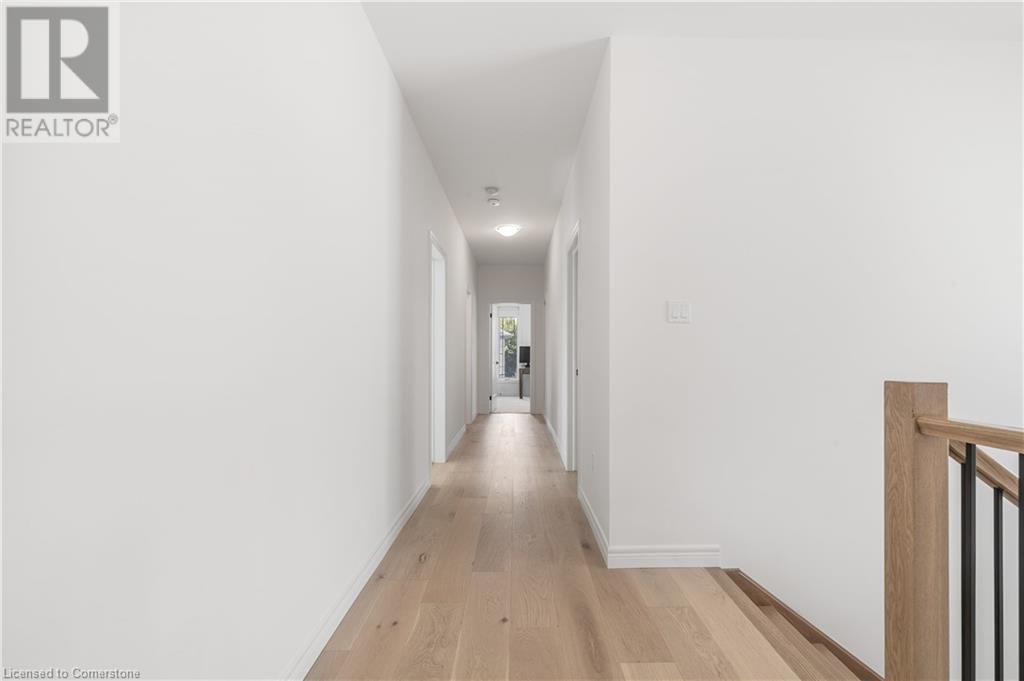 48 MACALISTER BOULEVARD Image 29