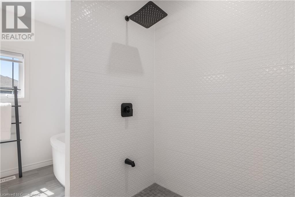 48 MACALISTER BOULEVARD Image 34