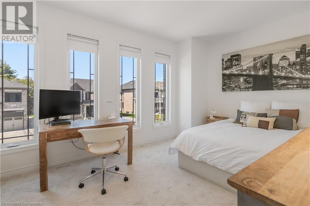 48 MACALISTER BOULEVARD Image 35