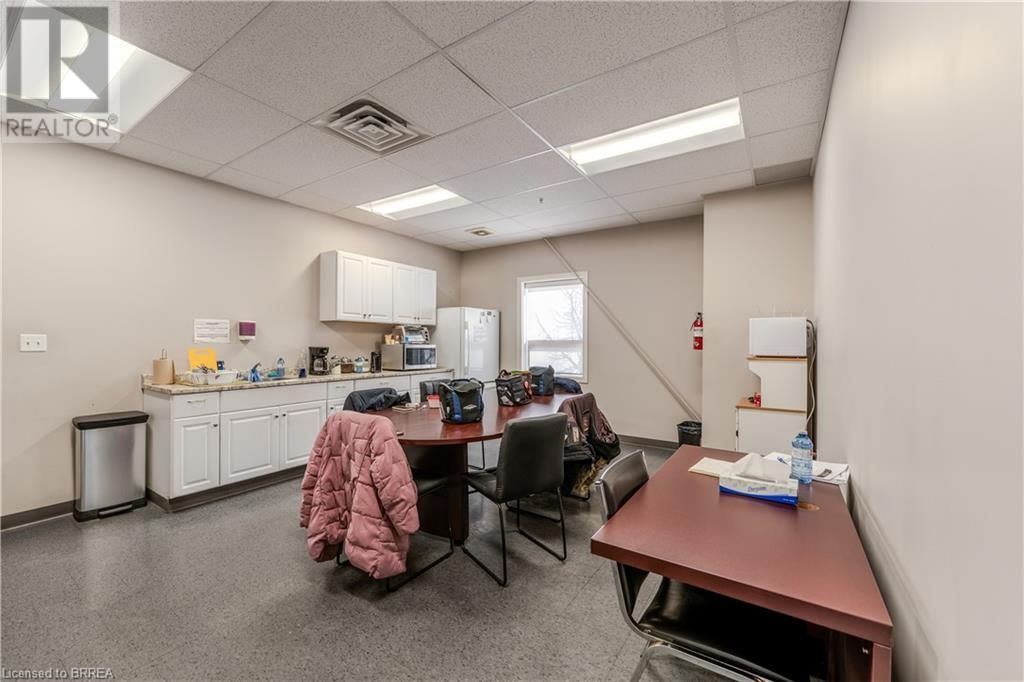 2 - 490 ELGIN STREET Image 14