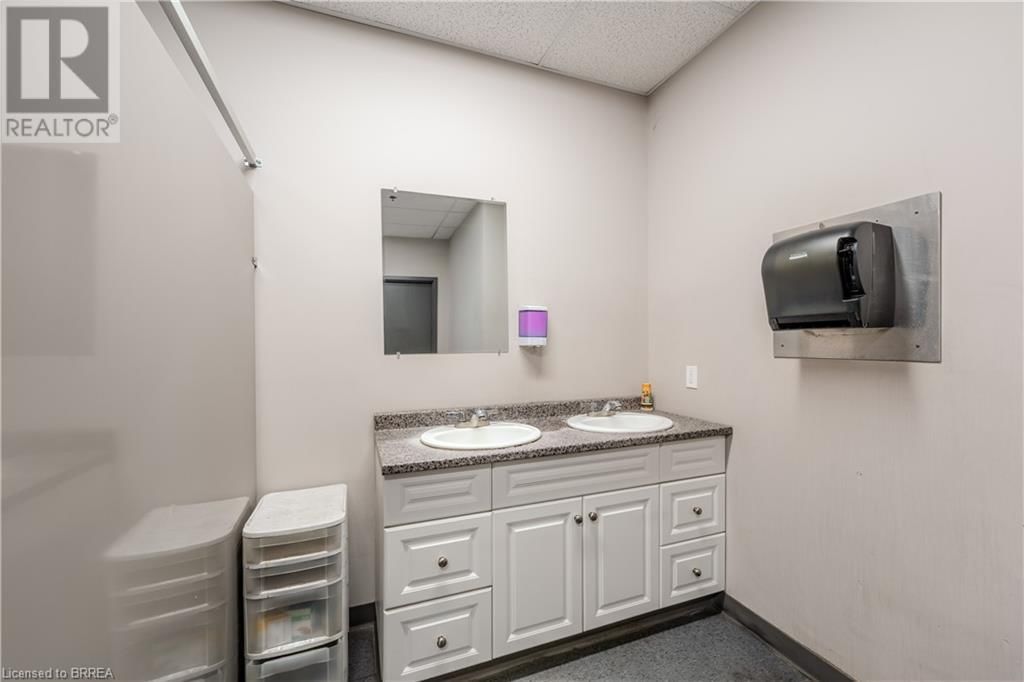 2 - 490 ELGIN STREET Image 15
