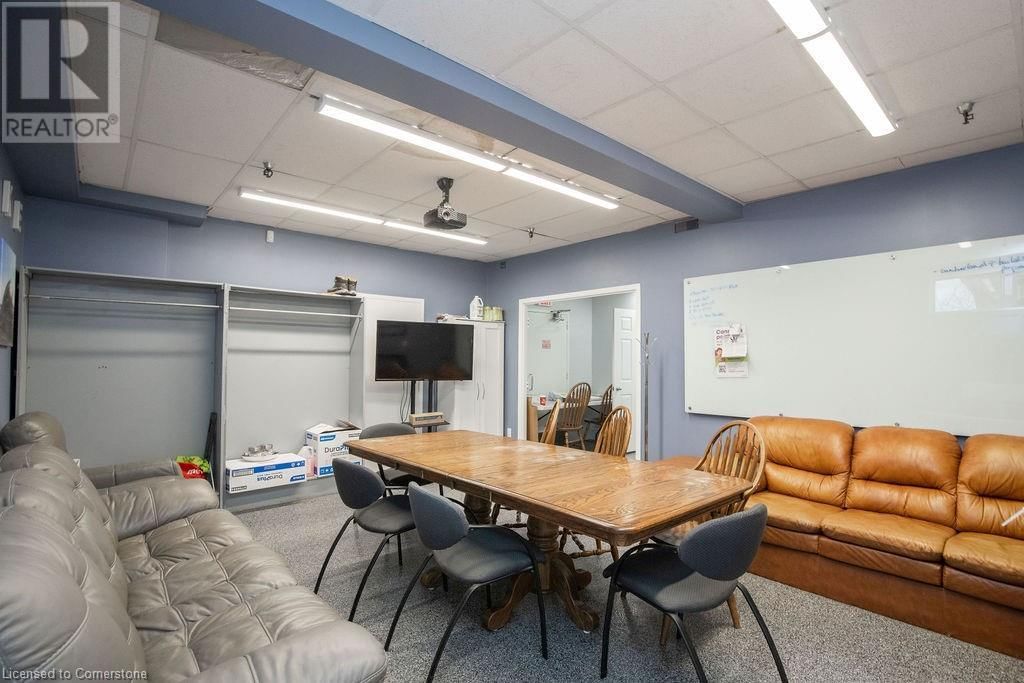 42 NIAGARA STREET Image 23