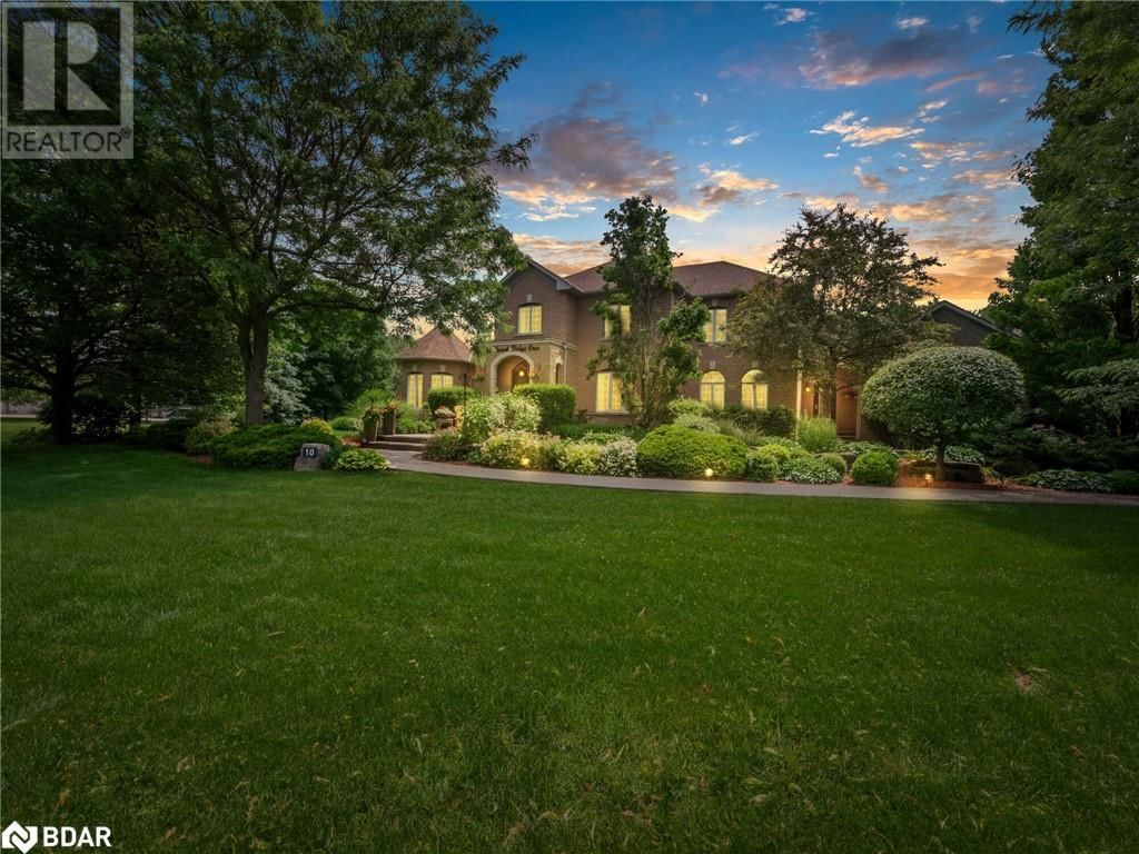 10 FOREST RIDGE CRESCENT Image 1