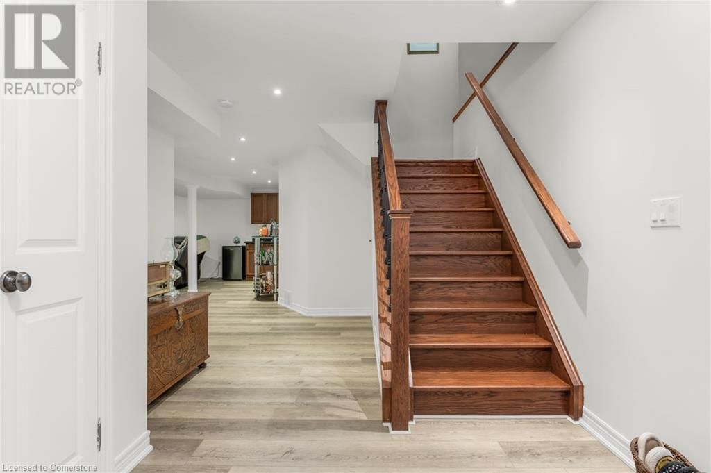 1705 UPPER WELLINGTON STREET Image 31