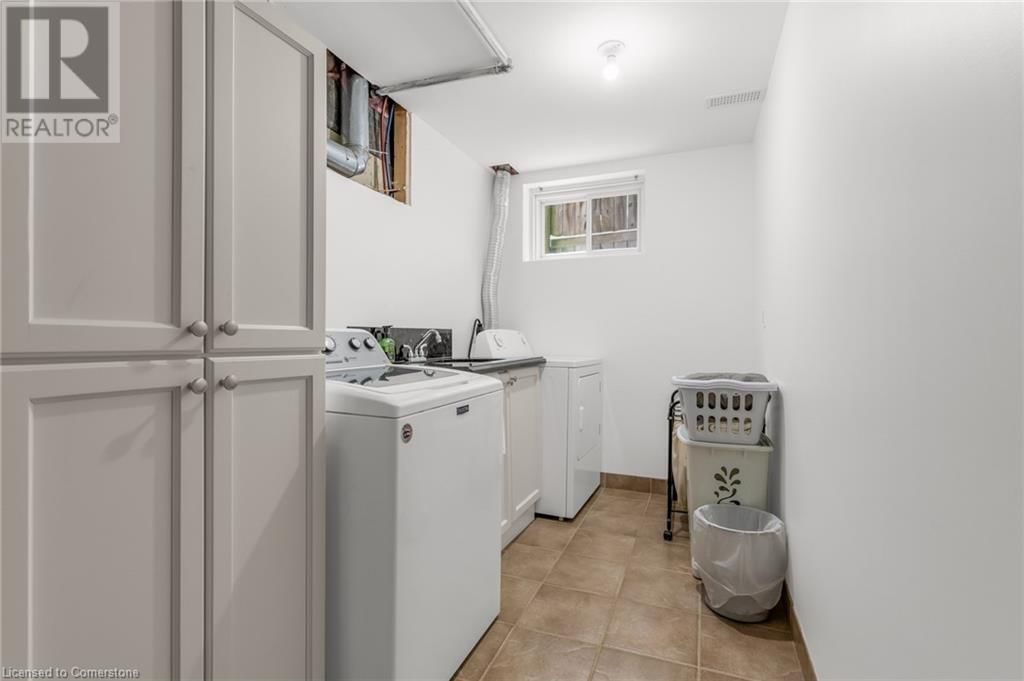1705 UPPER WELLINGTON STREET Image 32