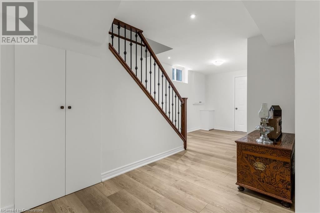 1705 UPPER WELLINGTON STREET Image 33