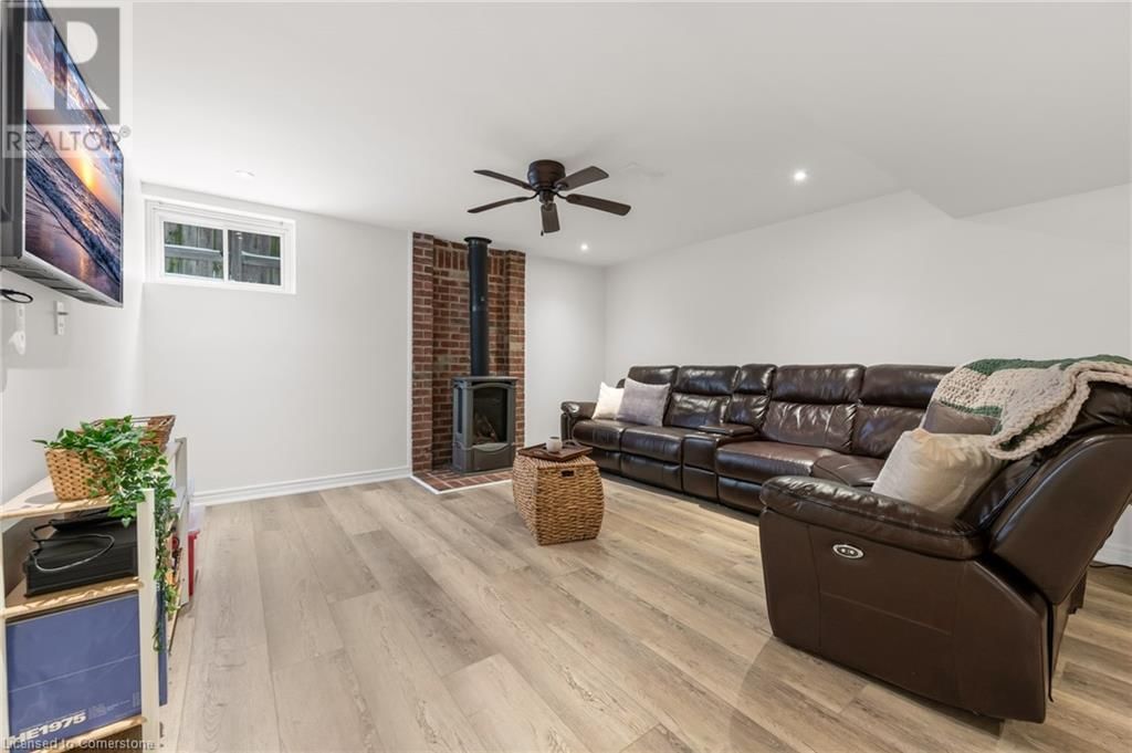1705 UPPER WELLINGTON STREET Image 34