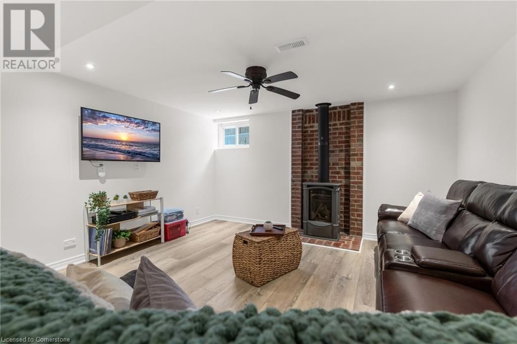 1705 UPPER WELLINGTON STREET Image 37