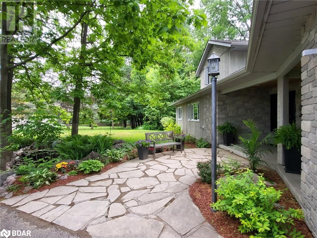 1450 MARGARET CRESCENT Image 1