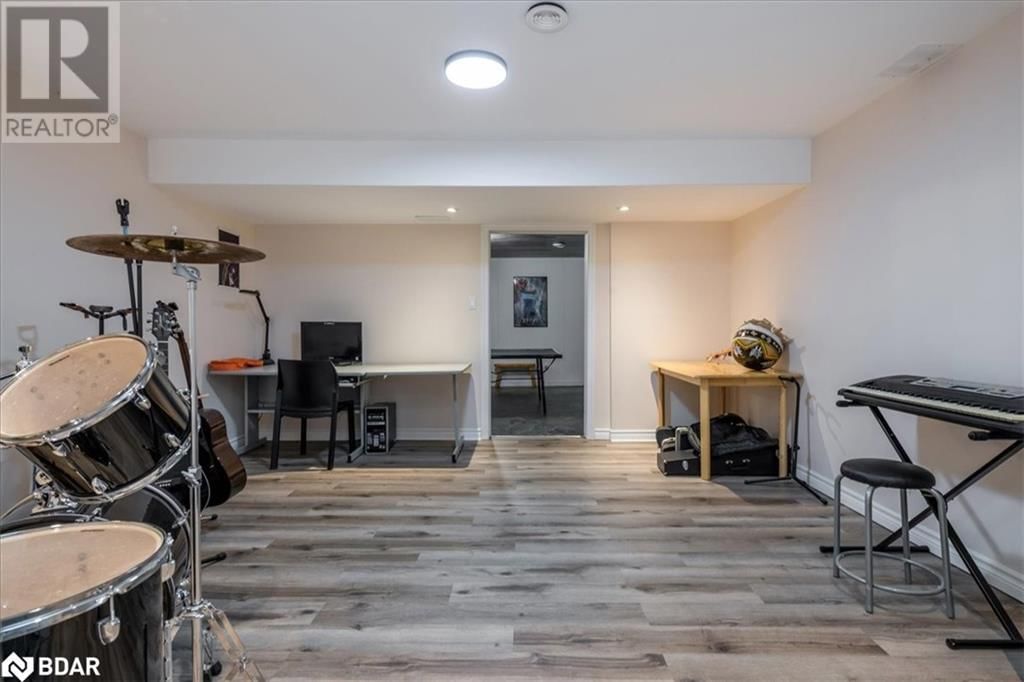 1450 MARGARET CRESCENT Image 24