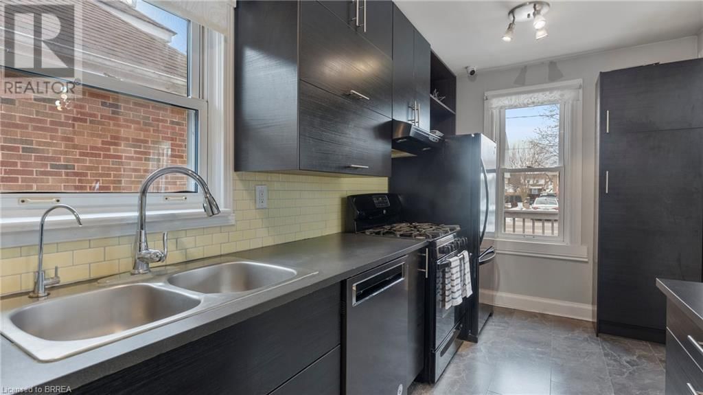 69 LYONS AVENUE Image 20