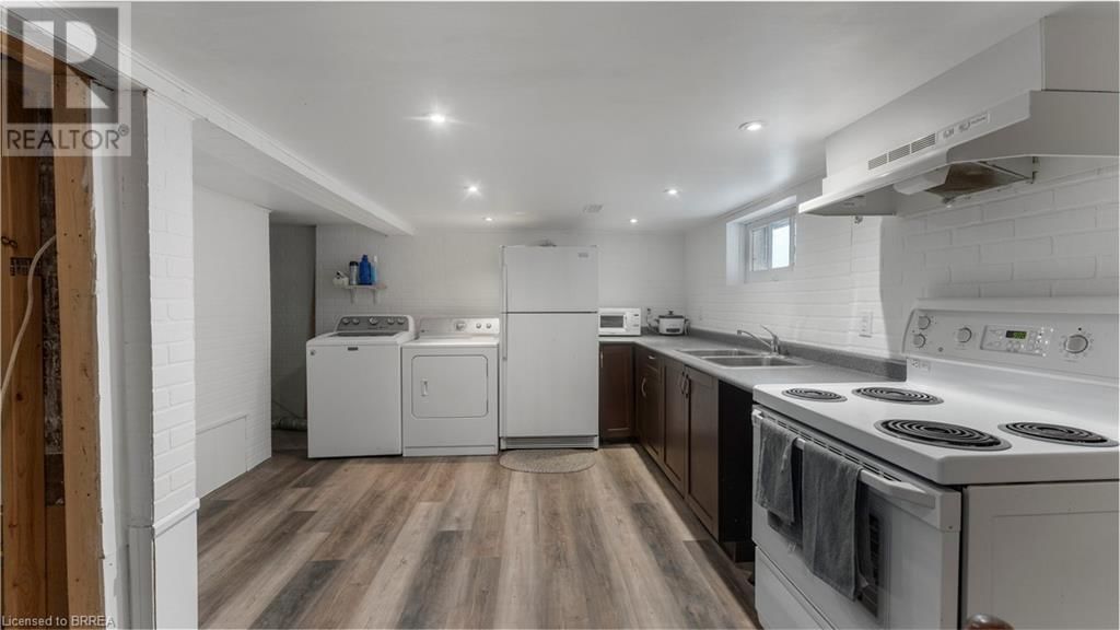 69 LYONS AVENUE Image 25