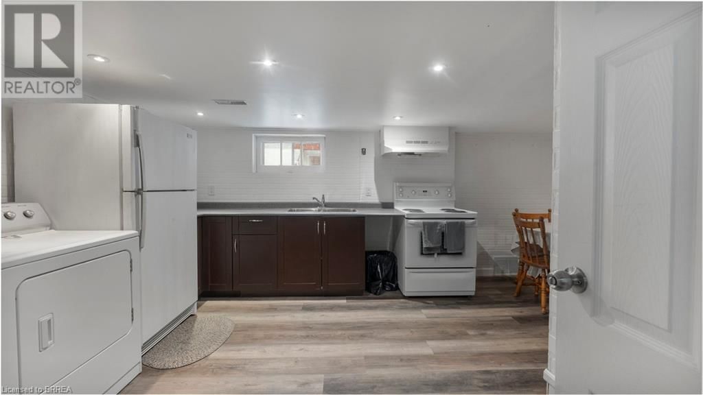 69 LYONS AVENUE Image 26