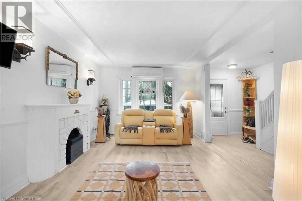 719 KINGSTON ROAD Image 2