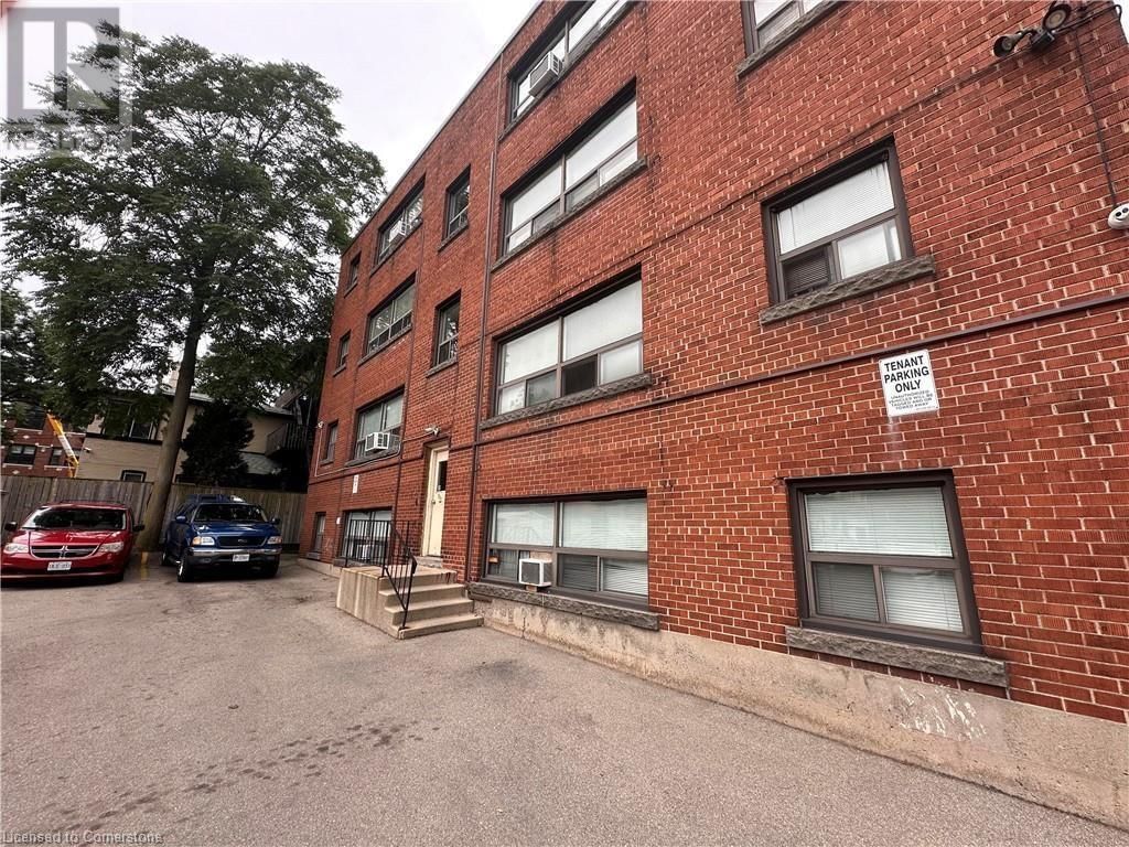 8 - 119 MACNAB STREET Image 2