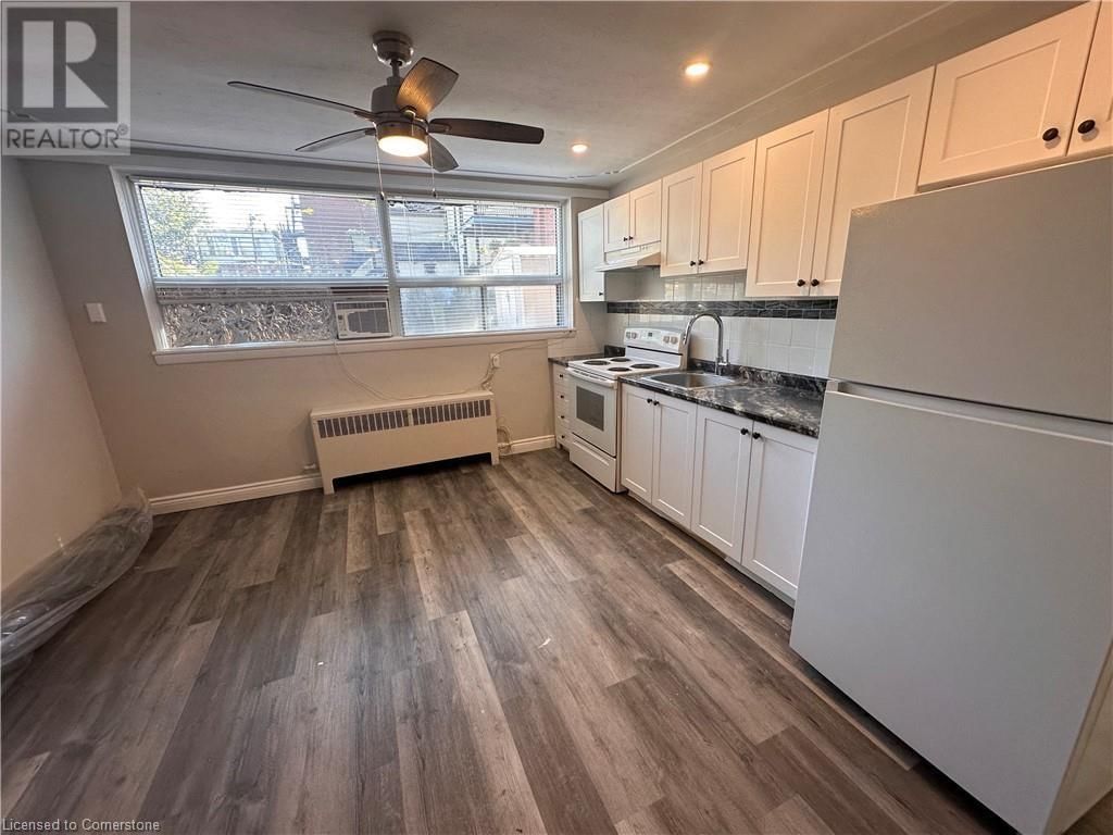 8 - 119 MACNAB STREET Image 6