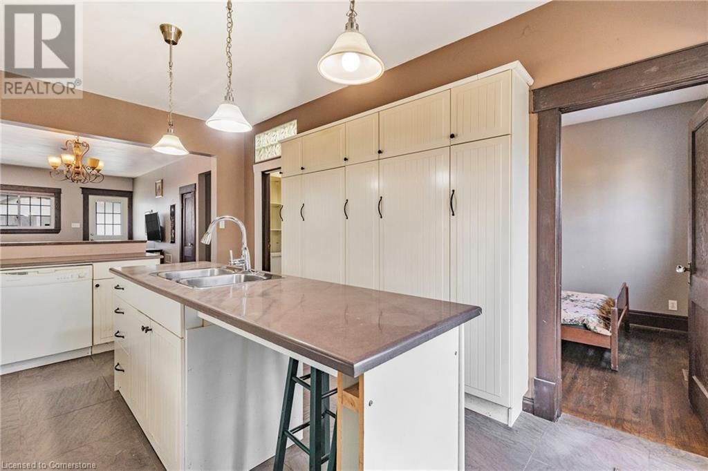 99 VALE AVENUE Image 11