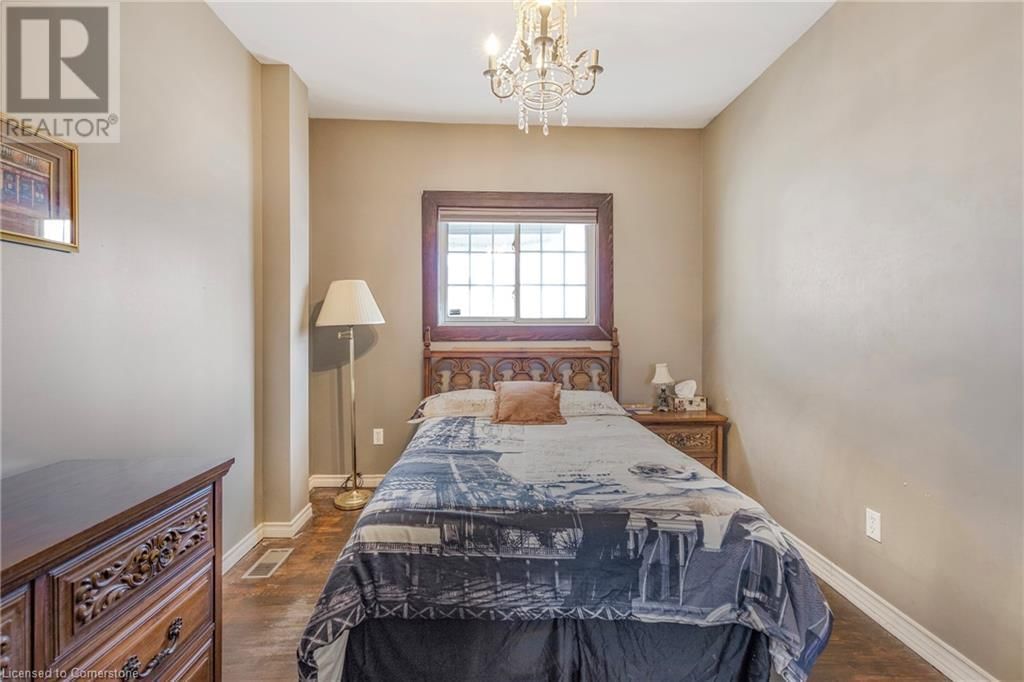 99 VALE AVENUE Image 16