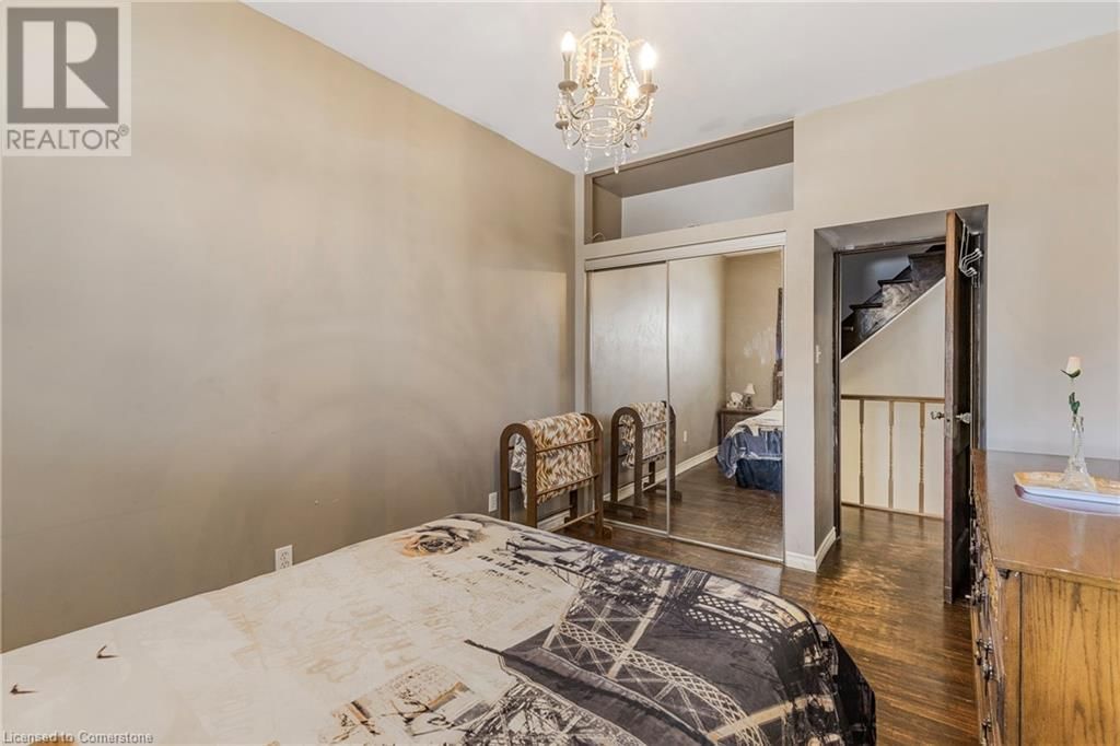 99 VALE AVENUE Image 17
