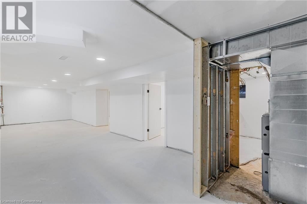 99 VALE AVENUE Image 24