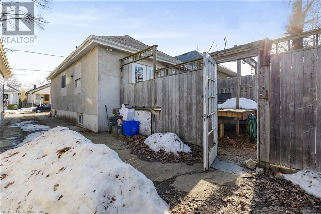 99 VALE AVENUE Image 27