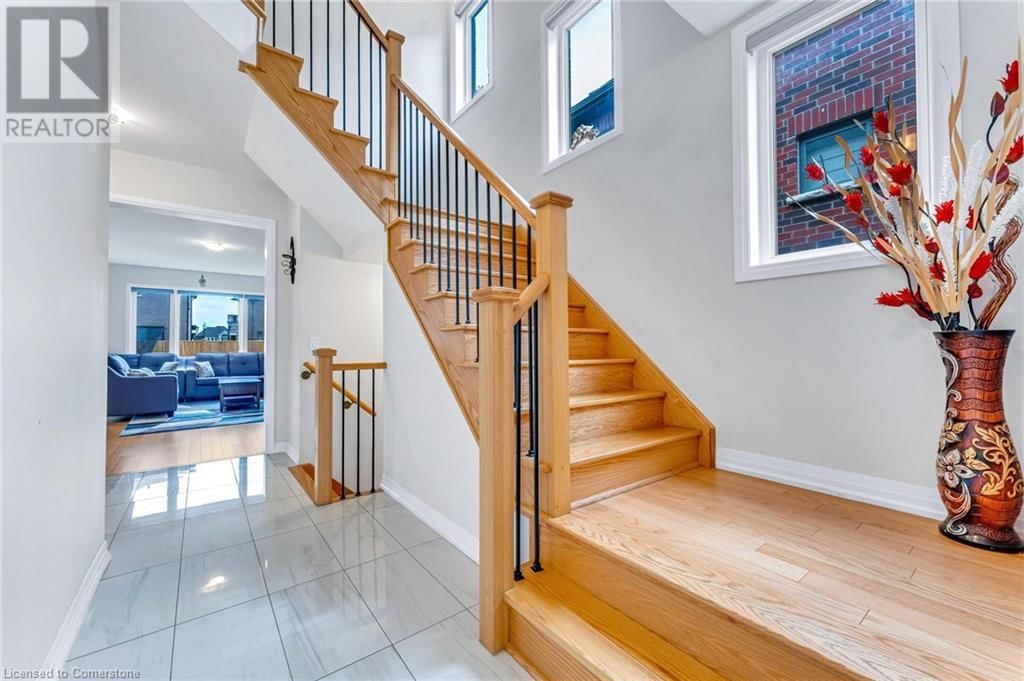 530 THOMPSON STREET Image 14