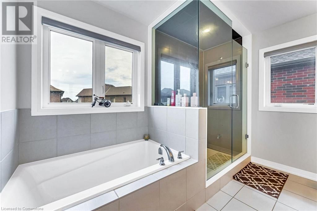 530 THOMPSON STREET Image 17