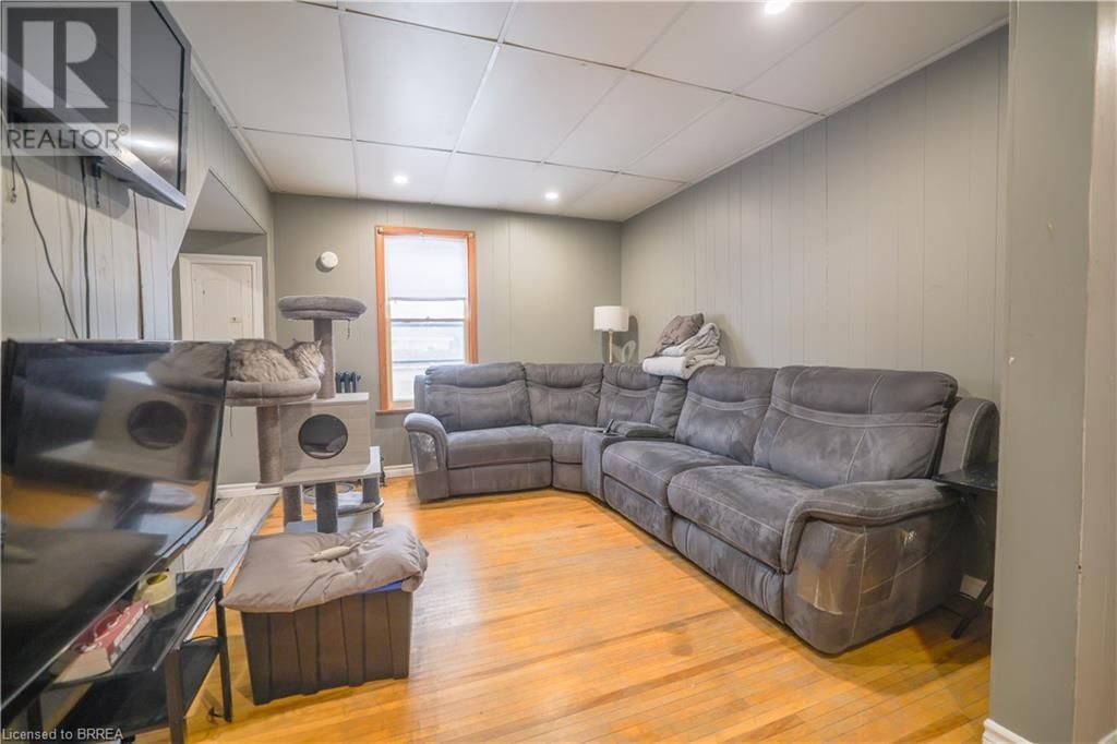24 PEARL STREET Image 11