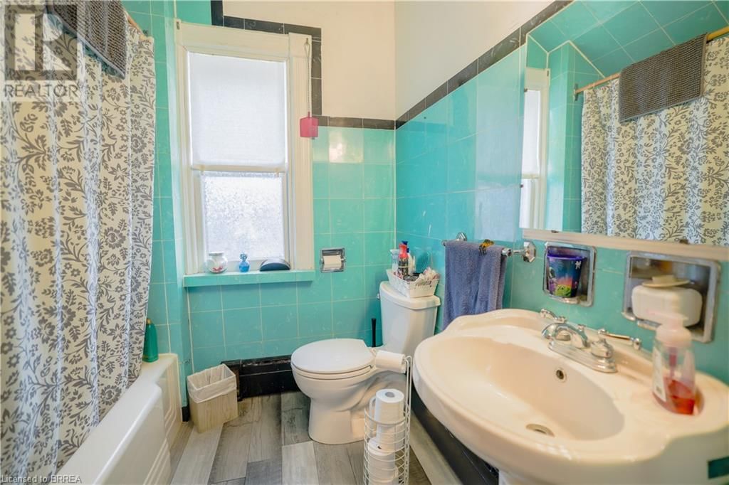 24 PEARL STREET Image 16
