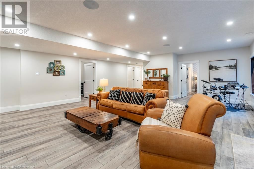 7404 WELLINGTON ROAD 11 Image 30