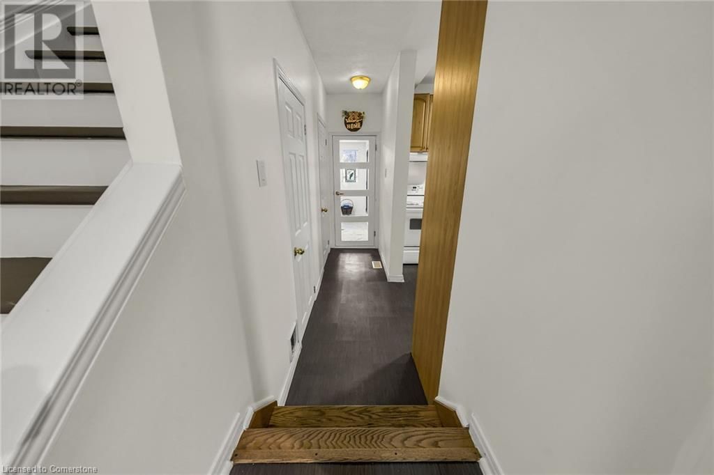 19 RAILWAY STREET Image 10