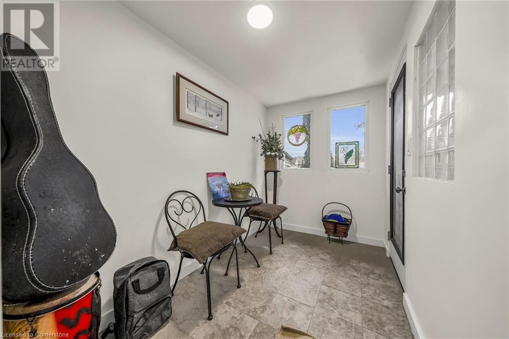 19 RAILWAY STREET Image 17