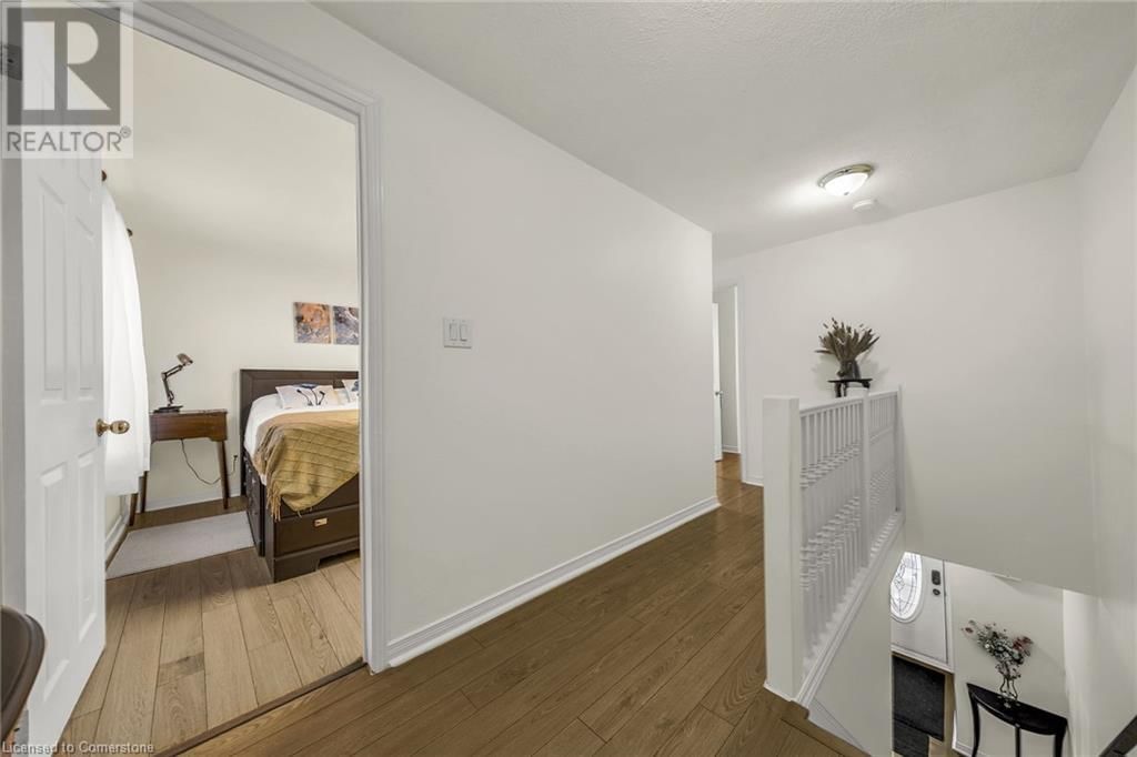 19 RAILWAY STREET Image 18