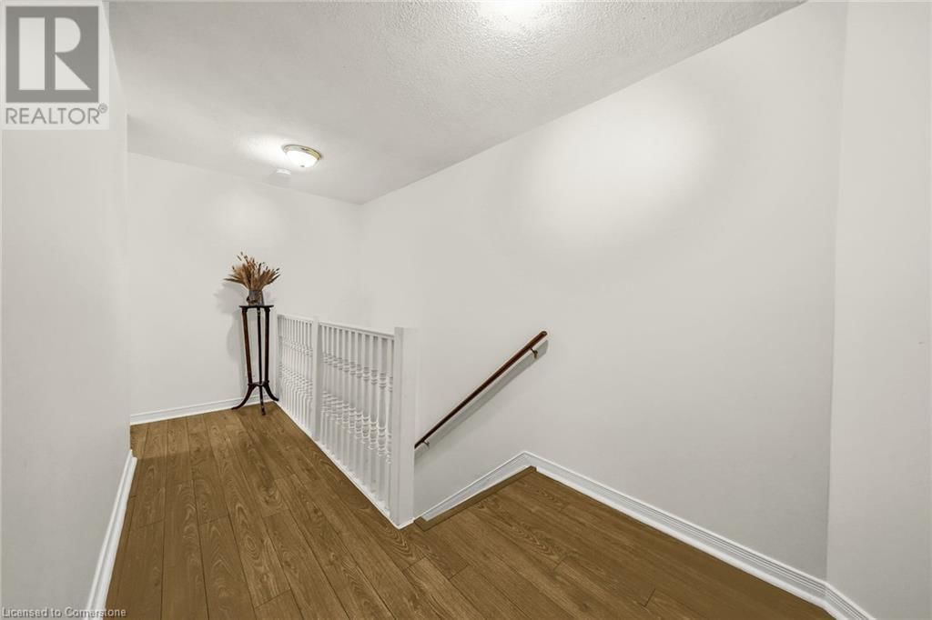19 RAILWAY STREET Image 20