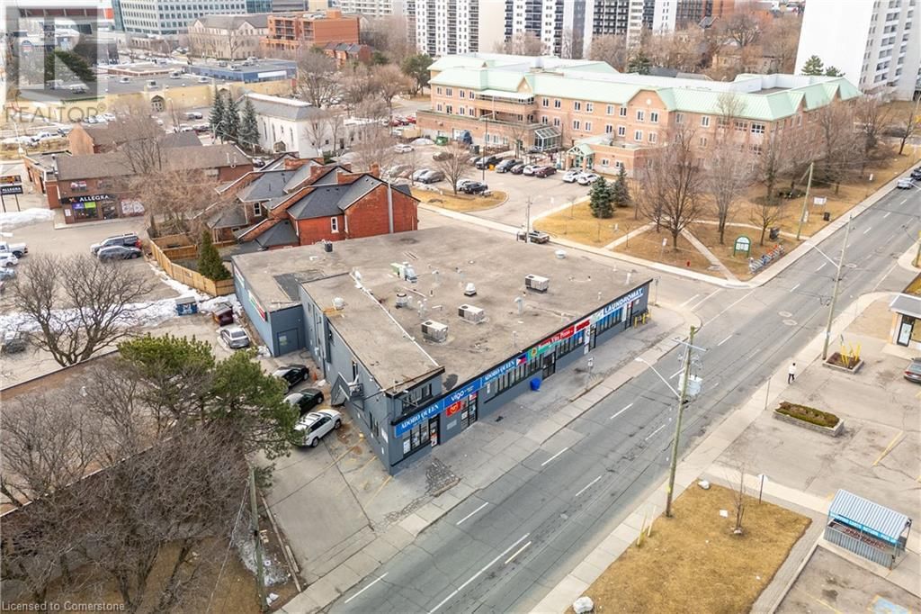 5 - 82 QUEEN STREET NORTH Image 20