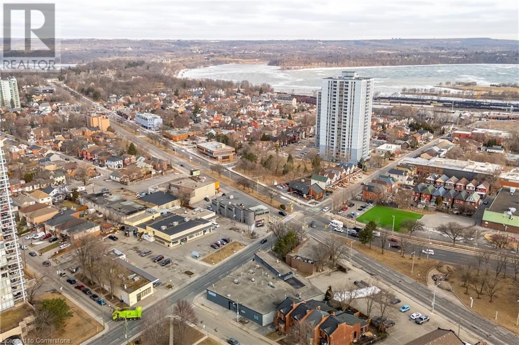 5 - 82 QUEEN STREET NORTH Image 23