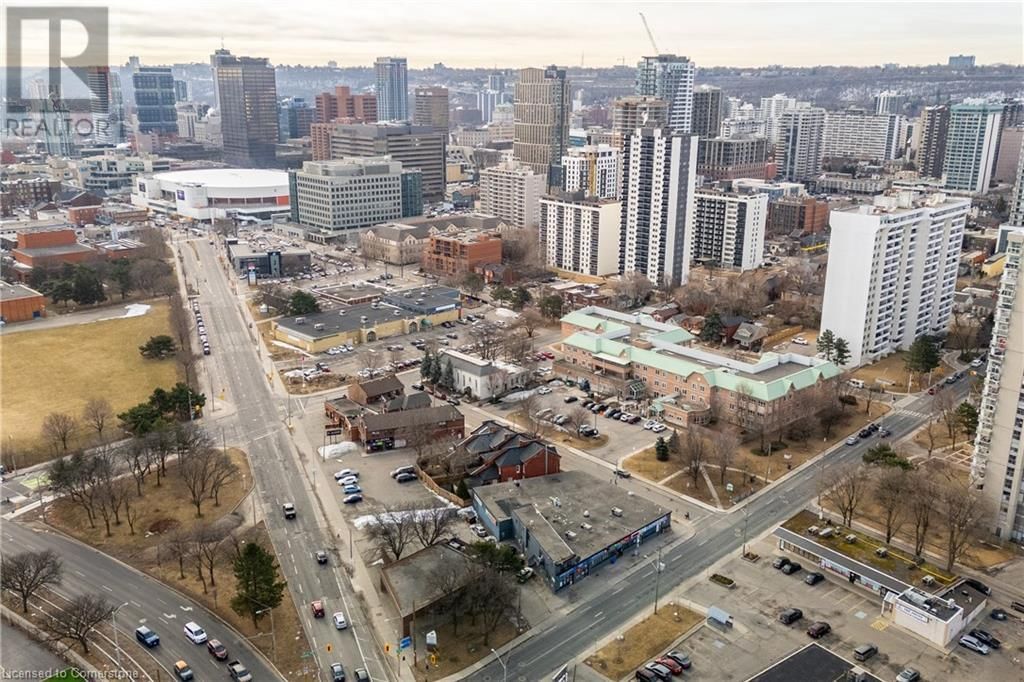 5 - 82 QUEEN STREET NORTH Image 26