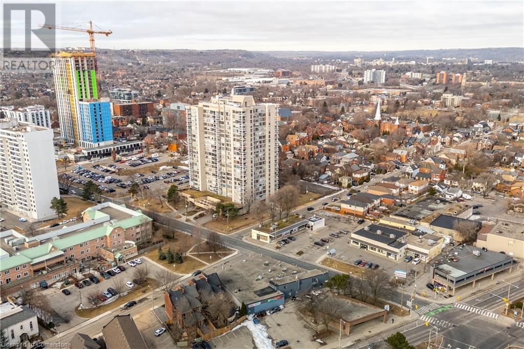 5 - 82 QUEEN STREET NORTH Image 27