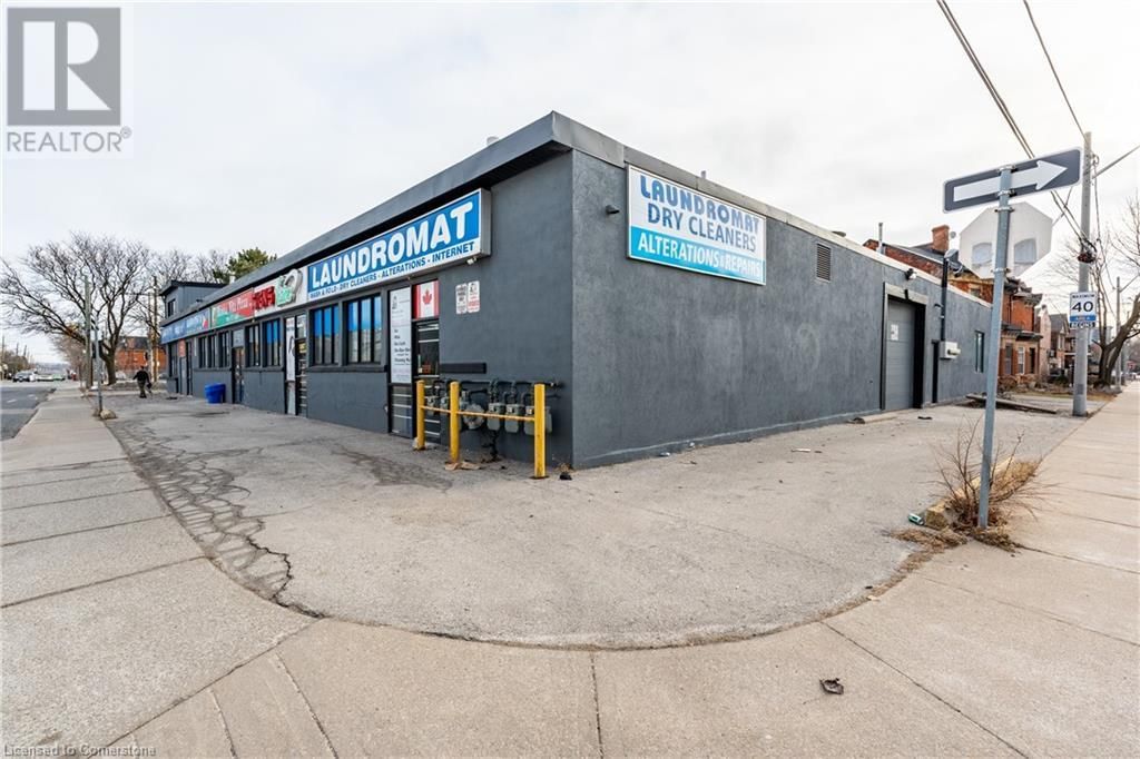 5 - 82 QUEEN STREET NORTH Image 4