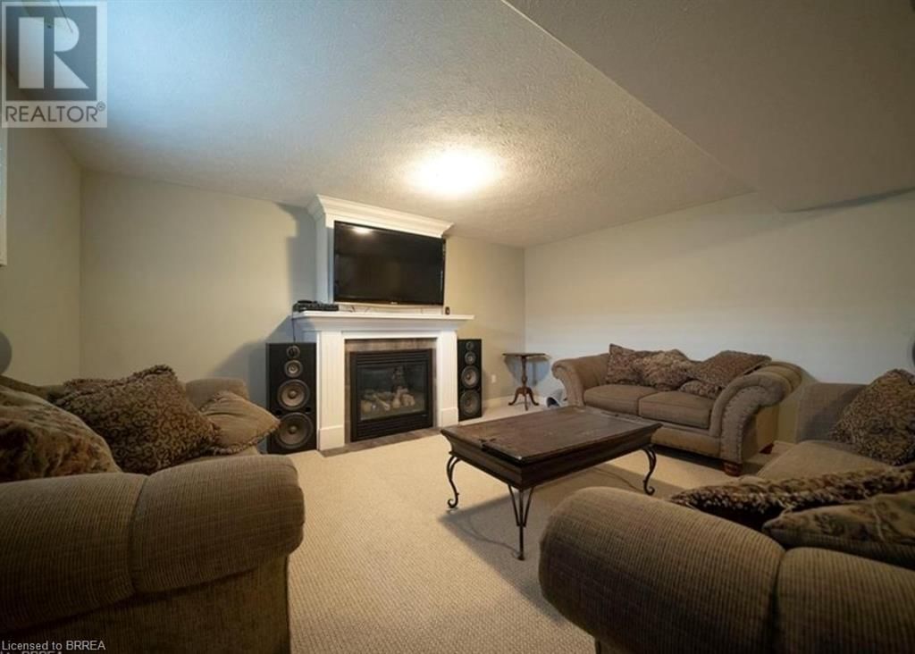 10 - 68 FAIRVIEW DRIVE Image 17
