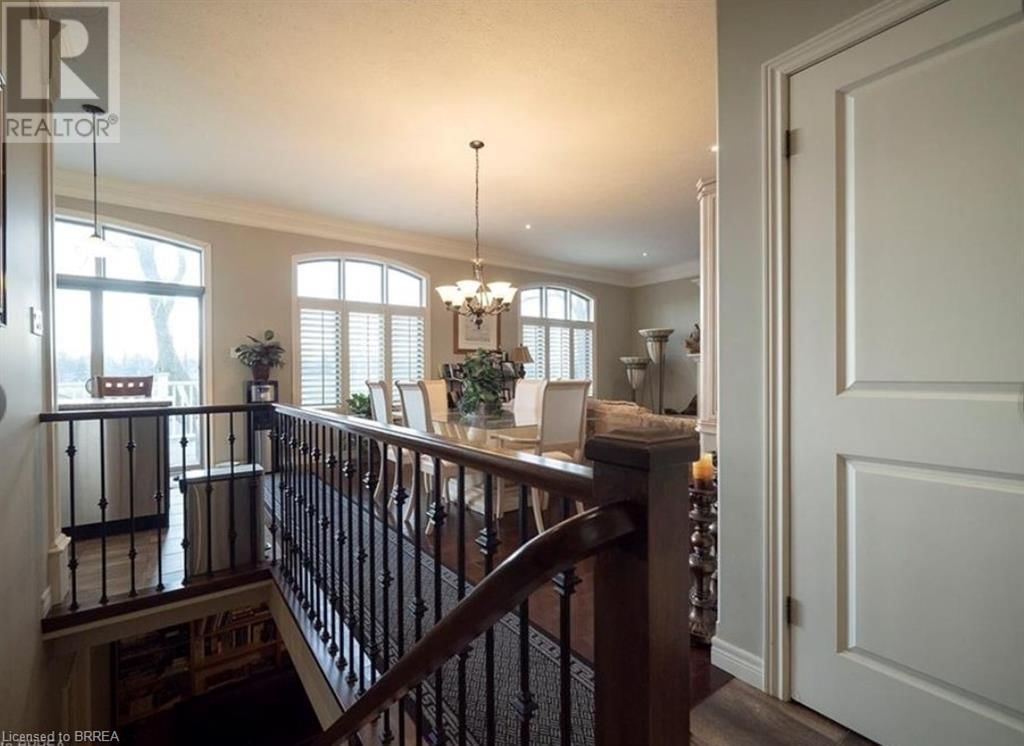10 - 68 FAIRVIEW DRIVE Image 5