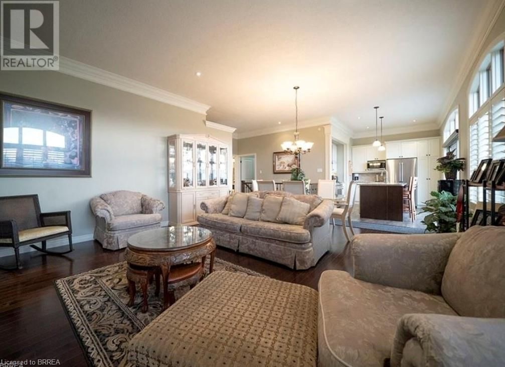10 - 68 FAIRVIEW DRIVE Image 6